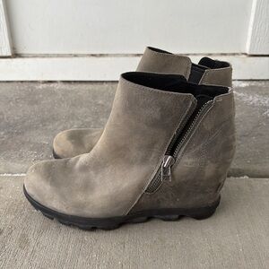 Sorel Women's Joan of Arctic Wedge II Booties Size 8.5